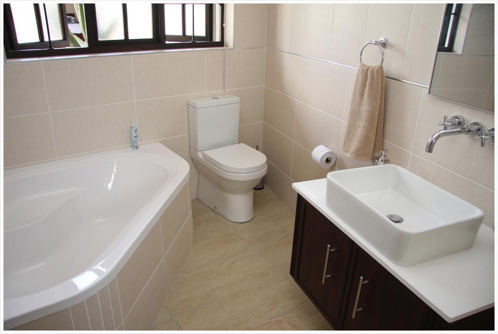 Be At Home Guesthouse Klerksdorp Ruang foto