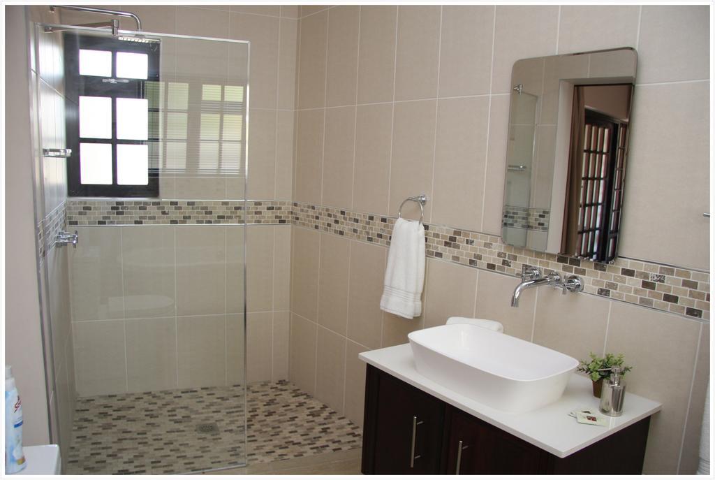 Be At Home Guesthouse Klerksdorp Ruang foto