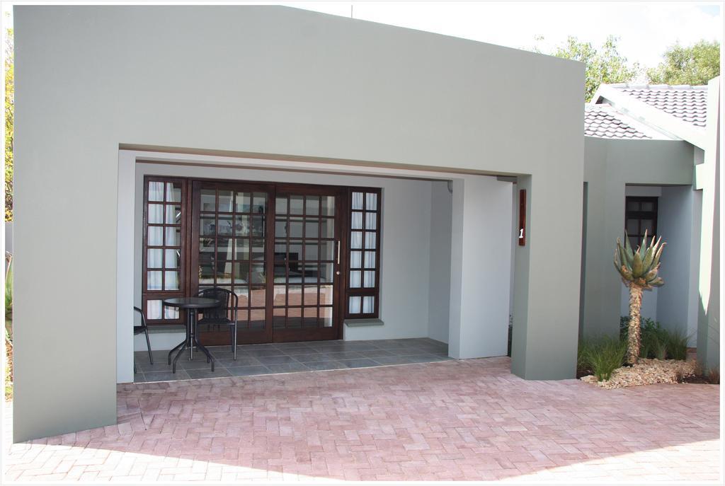 Be At Home Guesthouse Klerksdorp Ruang foto