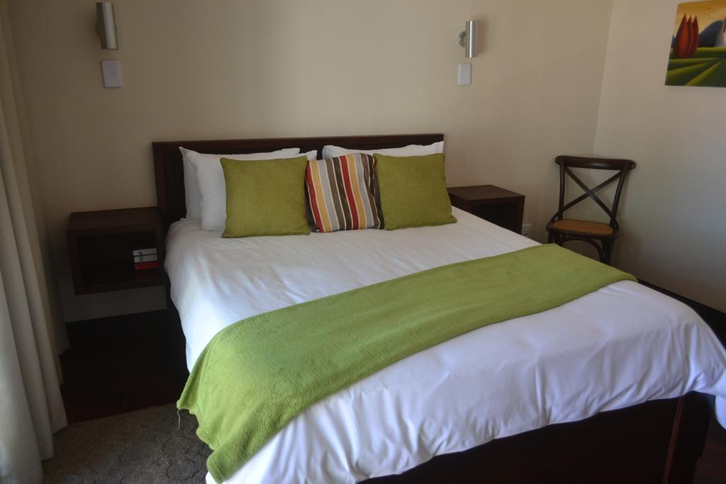 Be At Home Guesthouse Klerksdorp Bagian luar foto