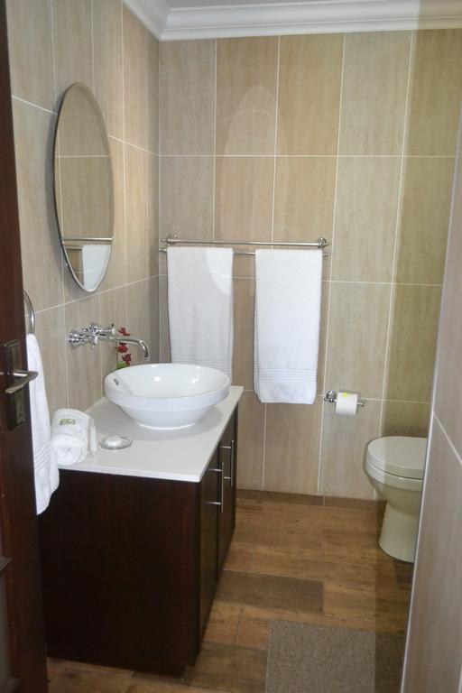 Be At Home Guesthouse Klerksdorp Bagian luar foto