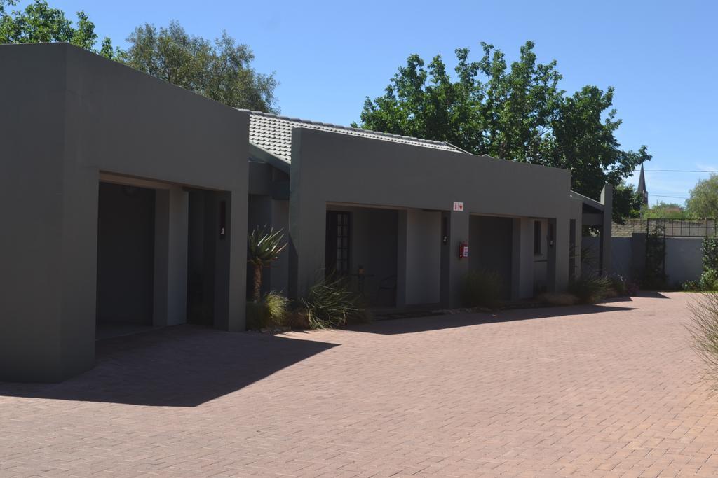 Be At Home Guesthouse Klerksdorp Bagian luar foto